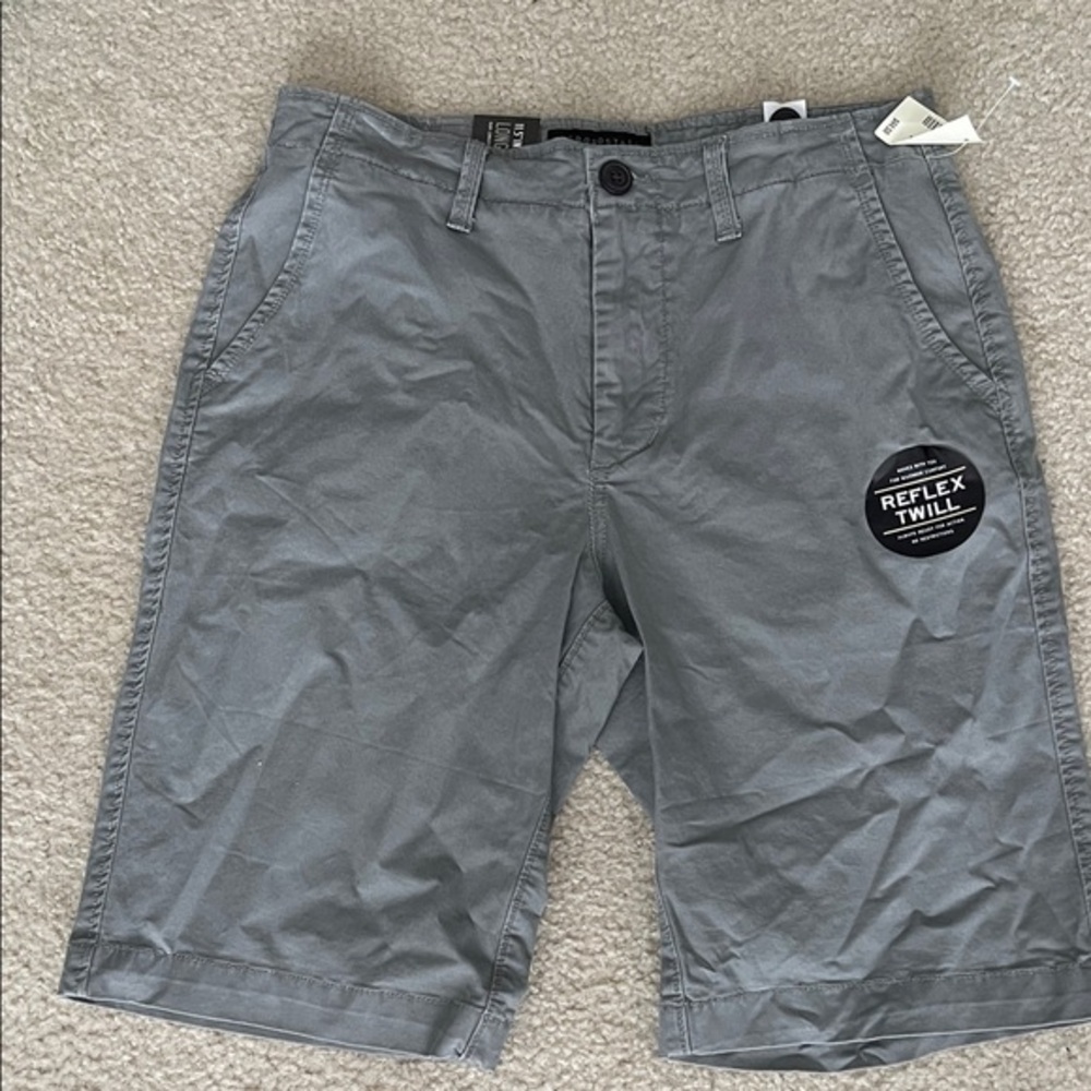 Aeropostale Men's Gray Flat Front‎ Shorts NWT